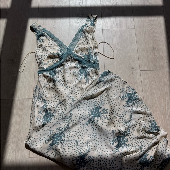 Azura Teal and Cream Floral Dress - Picture 1 of 6